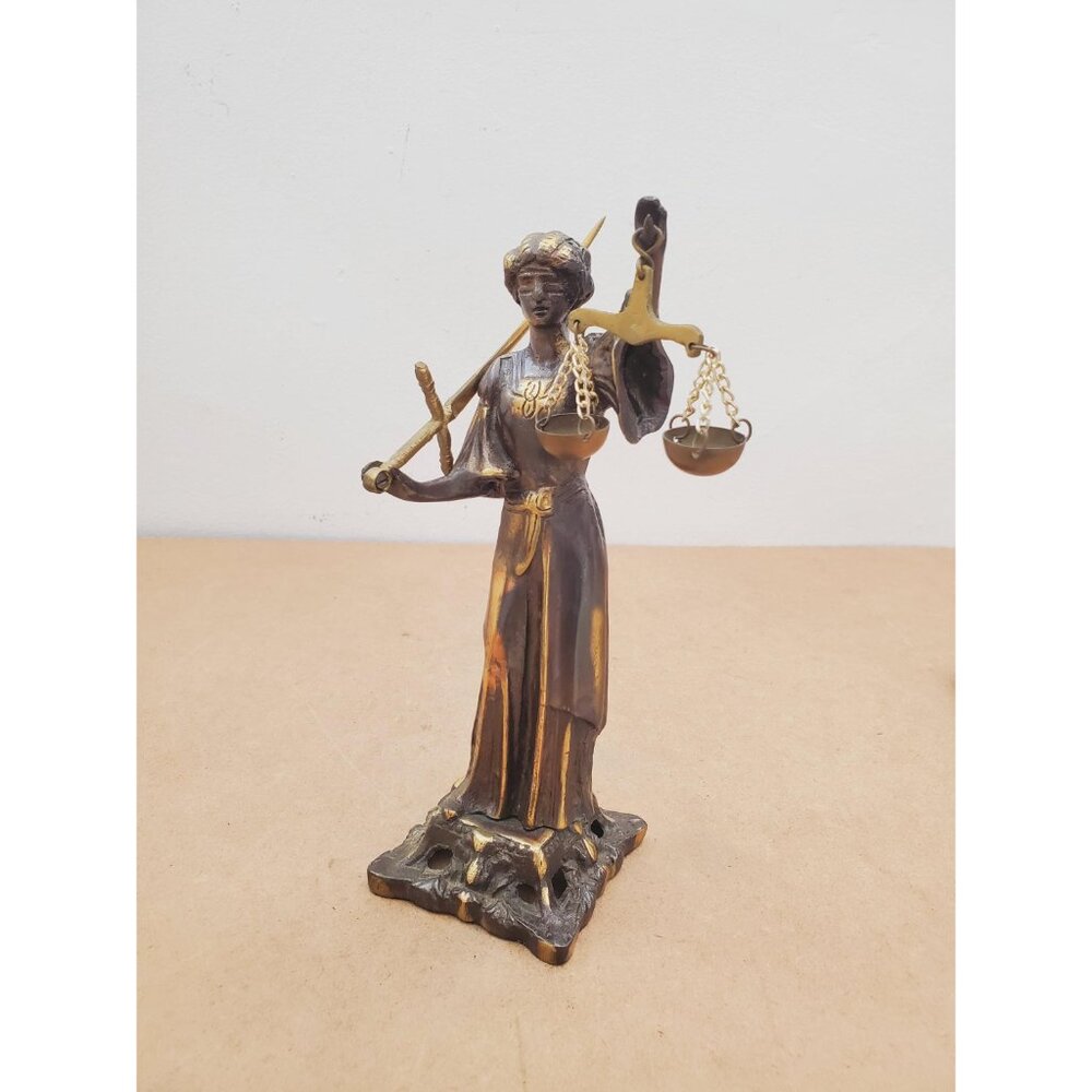 Bronze Sculpture Lady Justice Figurine - Statue , Gift for Lawyer - Themis - Picture 4 of 16